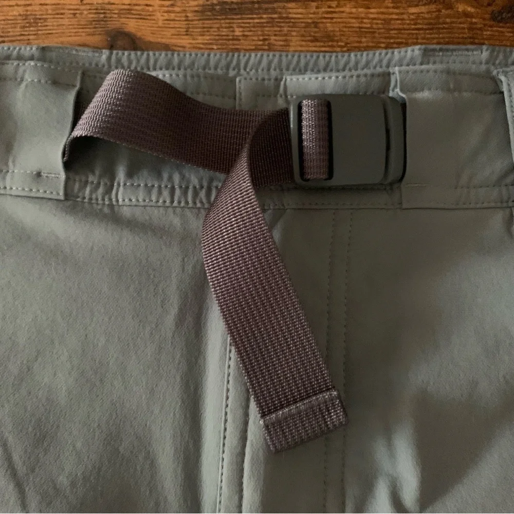 REI Mens Nylon Belted Gray Hiking Outdoor Shorts Sz 40